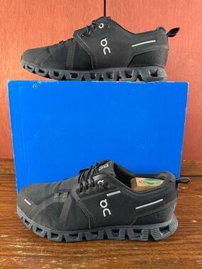 On Cloud 5 Waterproof All Black Men's Running Shoes Size US 9 | 59.98842